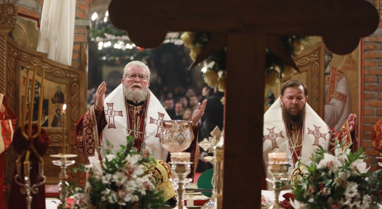 Unde liturghisesc ierarhii în a patra săptămână din Postul Mare