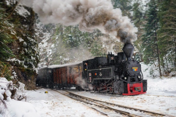 Mocănița, bucuria turiștilor pe perioada Sărbătorilor de iarnă