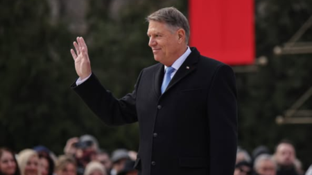 De ce a ascuns Iohannis cheltuielile pentru zborurile private?