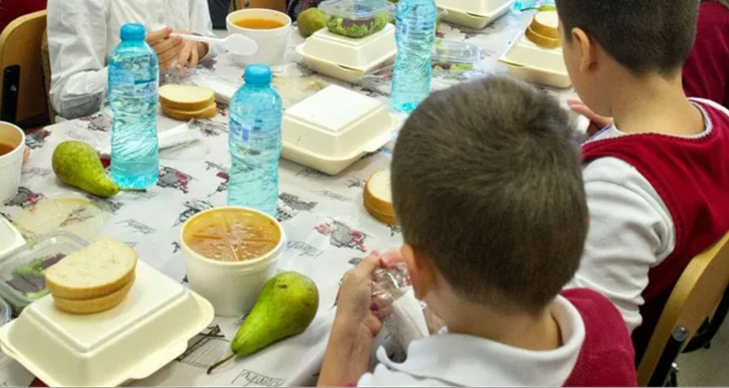 În Maramureș: Elevii din 30 de unități de învățământ beneficiază de Programul Național „Masă sănătoasă” în acest an