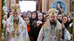 Unde slujesc ierarhii în această duminică