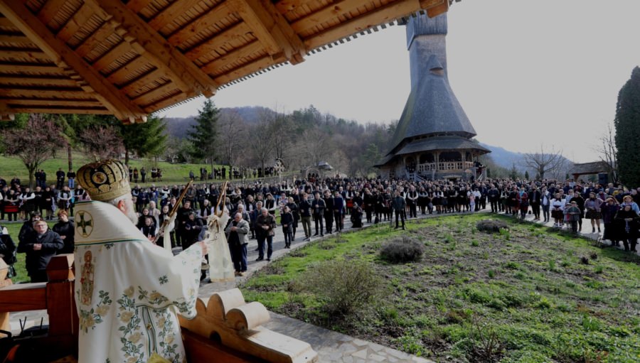 Ierarhii slujesc în această duminică la Mănăstirea Bârsana, respectiv la Mănăstirea Făget