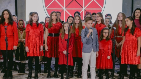 Elevi din cadrul Școlii Populare de Artă din Baia Mare vor susține un spectacol la Centrul Social Multifuncțional „Rivulus Pueris”