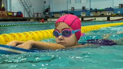 Cursuri de înot pentru toate vârstele organizate de Clubul Sportiv Seini