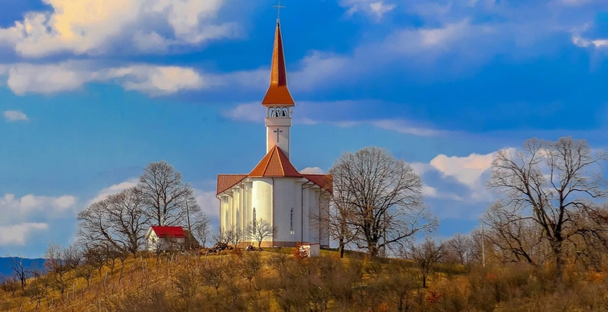 Sărbătoarea hramului mic la Mănăstirea Greco-Catolică din Băsești. Programul evenimentelor liturgice și culturale