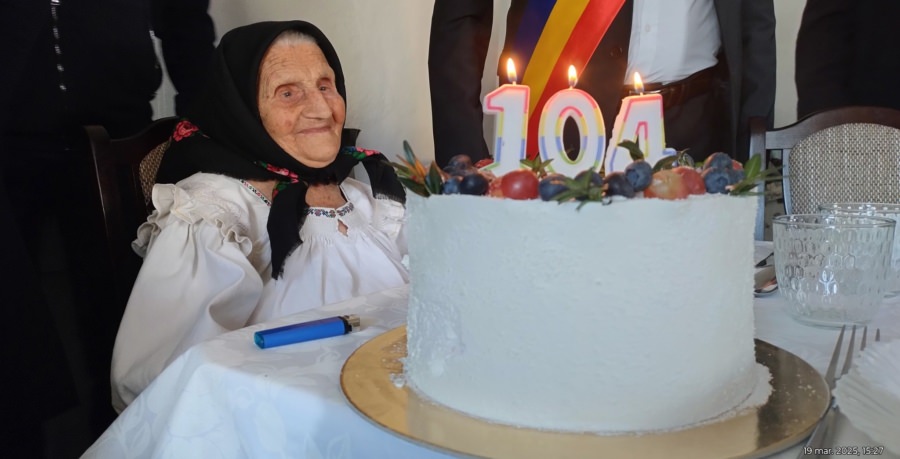 Viață lungă: Ileana Mihalca din Petrova a împlinit 104 ani