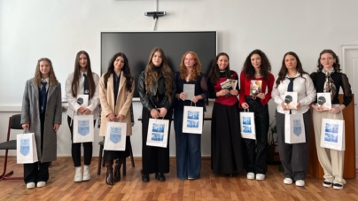 Cine sunt elevele premiate în cadrul concursului „Sighetul – orașul cu poeți”