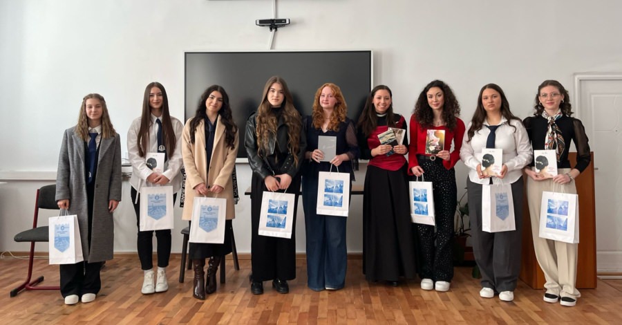 Cine sunt elevele premiate în cadrul concursului „Sighetul – orașul cu poeți”