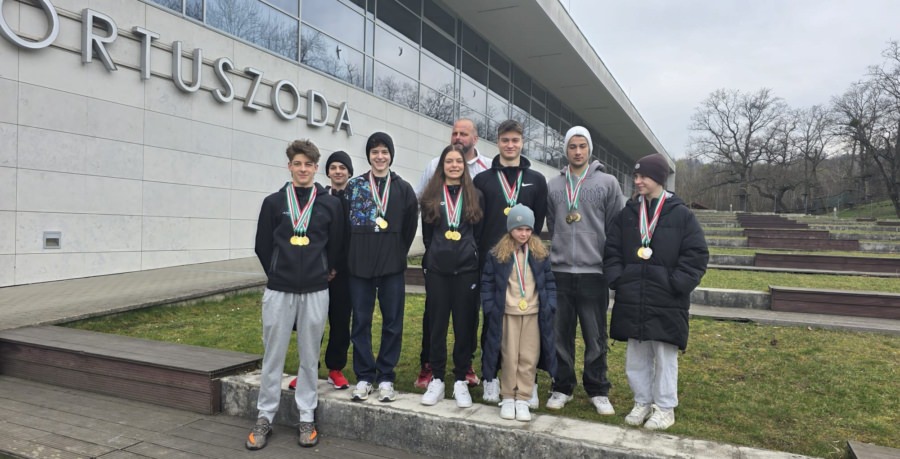 Numeroase medalii obținute de sportivii Flykick Team Baia Mare în Miskolc, Ungaria