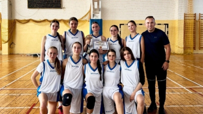 Școala „Nicolae Iorga” Baia Mare e campioană regională la baschet fete