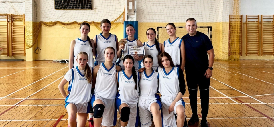 Școala „Nicolae Iorga” Baia Mare e campioană regională la baschet fete