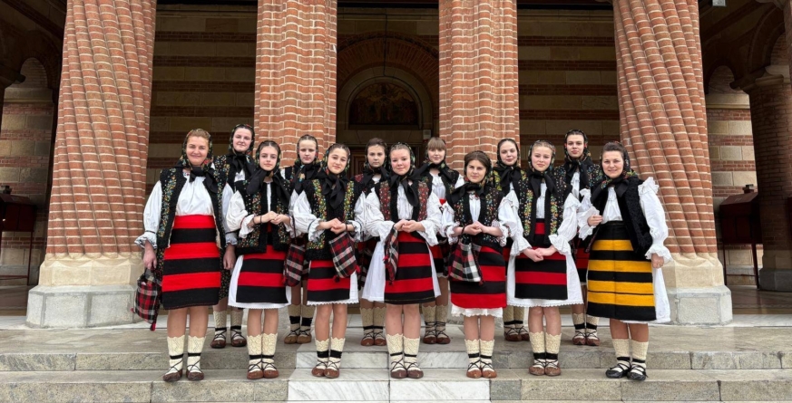 Măriuca Verdeș și Grupul ”Școala Rădăcinilor Străbune” au participat la evenimentul ”Tinerețe și tradiție la Muzeul Casa Romanței” din Târgoviște