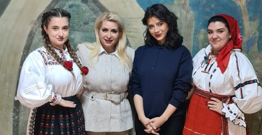 Elevele Mihaela Hotea, Gabriela Buda și Andreea Năprădean participă la faza națională a Olimpiadei de artă vocală, interpretare instrumentală și studii teoretice