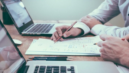 Guvernul face pasul spre digitalizare: REGES-ONLINE va înlocui Revisal