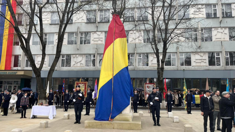 Statuia Reginei Maria, dezvelită la Chișinău, la 107 ani de la Unirea Basarabiei cu România
