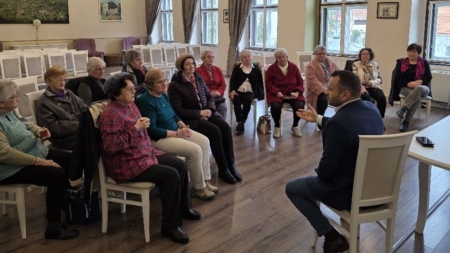 Sfaturi de la polițiști pentru vârstnici spre a se păzi de înșelătorii