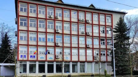 Primăria Baia Mare își taie din șefi