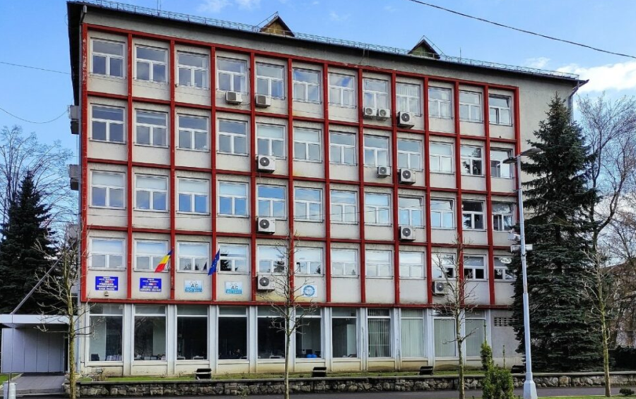 Primăria Baia Mare își taie din șefi