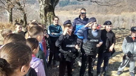 Jandarmii maramureșeni au stat la discuții cu peste 300 de copii în această lună