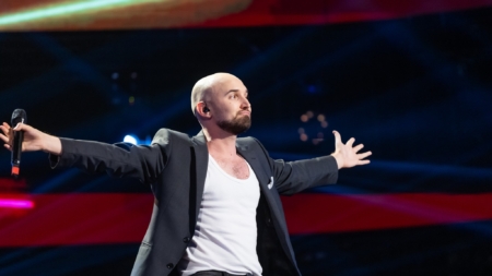 Cântărețul Glad Condor organizează un concert în Baia Mare