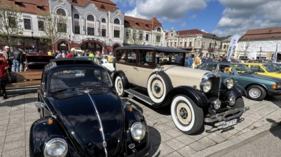 ”Retro Parada Primăverii”: Expoziţie şi paradă de vehicule istorice în Baia Mare