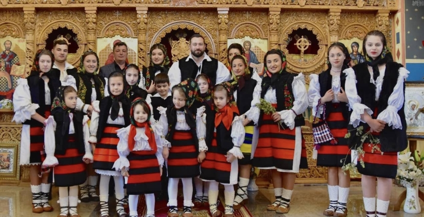 „La crucea Ta cu toți venim”: Concert extraordinar de pricesne organizat în Sat Șugatag