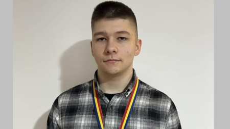 Liceul Teoretic „Petru Rareș” Târgu Lăpuș, premii deosebite și calificare națională la Olimpiada de Informatică Aplicată AcadNet