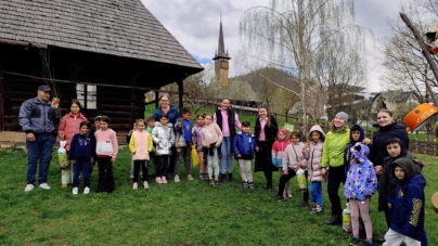 Copiii Centrului de zi al Asociației Pirita Children au participat la proiectul „Plantează o FLOARE, sădește un POM, fă-ți datoria de om”