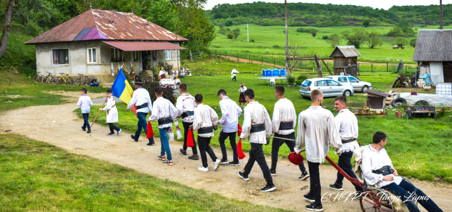 În a doua zi de Paști sunteți invitați la Cufoaia, pentru a participa la un obicei străbun – „Căruțul din Cufoaia”