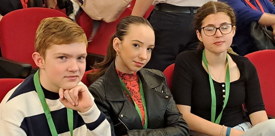 Trei elevi de la „Șincai” vor reprezenta Maramureșul la faza națională a olimpiadei școlare de dezbateri