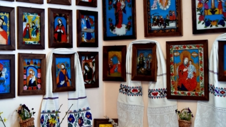 „Lumină din lumină” – expoziție cu lucrări ale elevilor și recital de pricesne la Centrul Cultural Sighetu Marmației