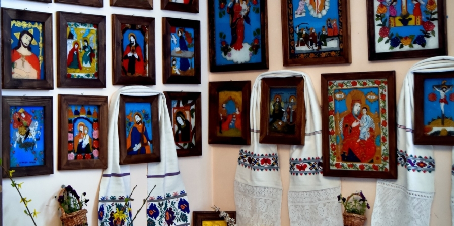 „Lumină din lumină” – expoziție cu lucrări ale elevilor și recital de pricesne la Centrul Cultural Sighetu Marmației