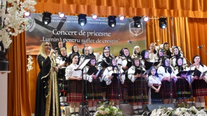 „Lumină pentru suflet de creștin” – pricesne și credință la Târgu Lăpuș, în Duminica Floriilor