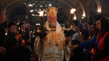 PS Părinte Iustin a săvârșit Slujba Învierii Domnului la Catedrala Episcopală „Sfânta Treime” din Baia Mare