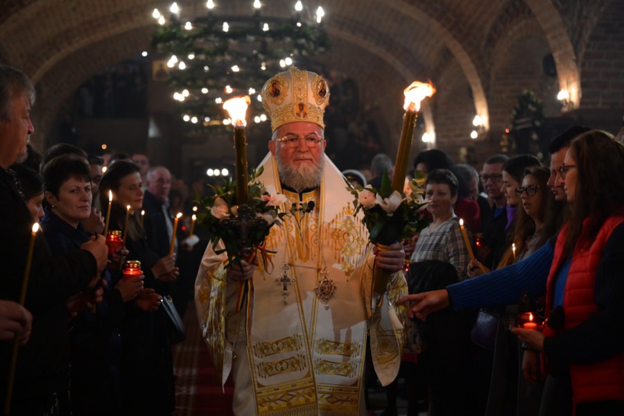 PS Părinte Iustin a săvârșit Slujba Învierii Domnului la Catedrala Episcopală „Sfânta Treime” din Baia Mare