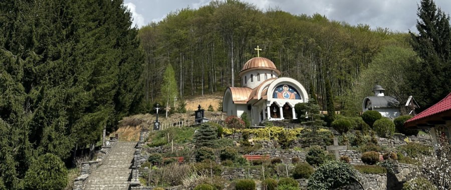 „Izvorul Tămăduirii” – hramul de primăvară al Mănăstirii Chiuzbaia