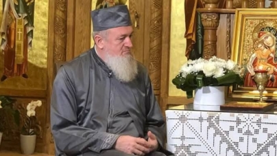 Părintele Irineu Bârle de la Mănăstirea Prislop, cetățean de onoare al comunei Boiu Mare; Este foarte cunoscut și iubit pentru activitatea sa spirituală, socială și culturală