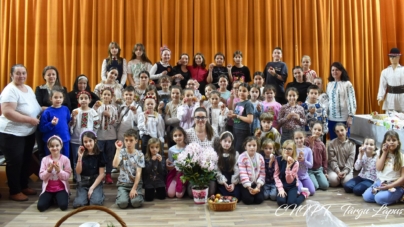 Copiii din Târgu Lăpuș au învățat să împistrească ouă în cadrul ultimului atelier „Șezătoare în Postu’ Mare”