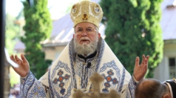 PS Părinte Iustin împlinește mâine 65 de ani; Slujbă arhierească la Catedrala Episcopală din Baia Mare