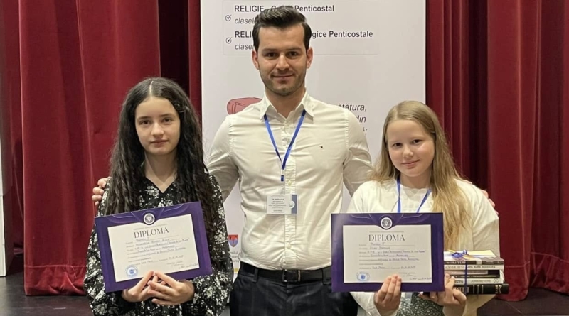 Două eleve de la Școala Profesională Poienile de Sub Munte, pe podium la Olimpiada Națională de Religie – Cultul Penticostal