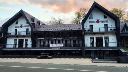 Hanul Țentea din Pasul Gutâi a fost scos la vânzare