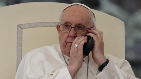 Sunt mai puțin de o mie și trăiesc între ruine și rugăciune