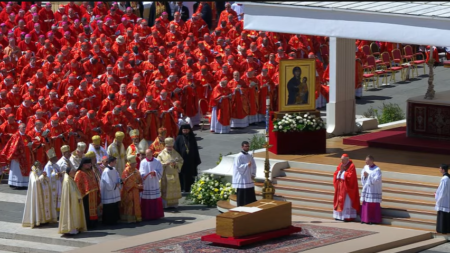 Papa Francisc a fost înmormântat astăzi în Bazilica Santa Maria Maggiore din Roma