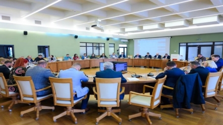 Buget cu bisturiul – DGASPC se taie, cultura slăbește, iar OMD Maramureș intră în pauză prelungită