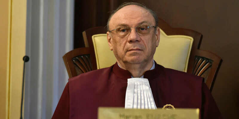 Președintele CCR ne crede proști