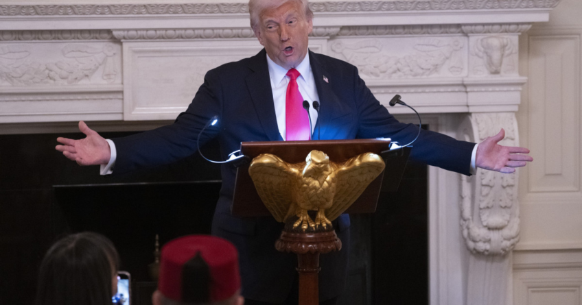 Tarifele de 50% ale lui Trump intră în vigoare astăzi