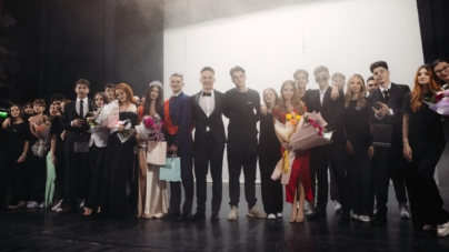 Energie, eleganță și emoție la balul Colegiului Național „Mihai Eminescu” din Baia Mare