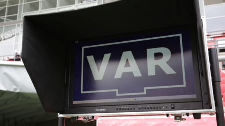Fotbalul și ciorovăielile cu VAR-ul