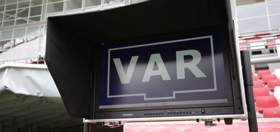 Fotbalul și ciorovăielile cu VAR-ul