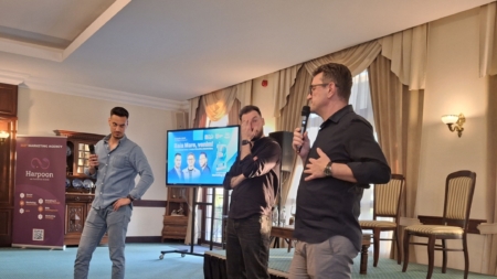 O lansare de carte cu întrebări și răspunsuri – ”Marketing online: pe plus sau pe minus?”